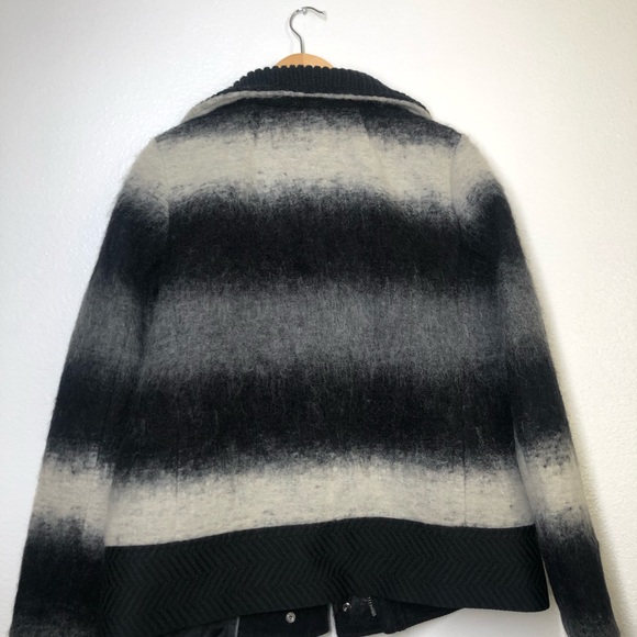 Banana Republic Warm Jacket - Picture 7 of 8